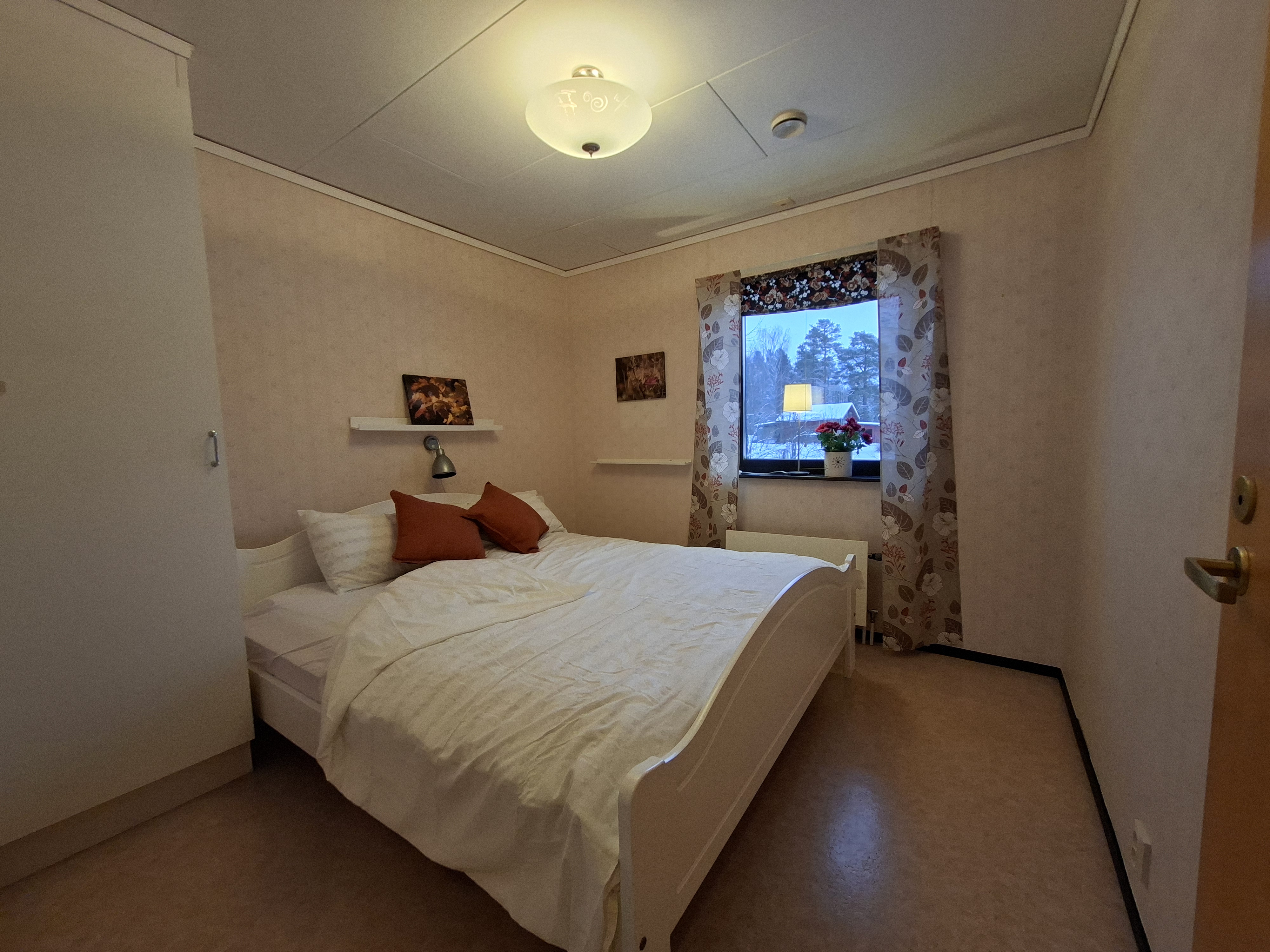 bedroom 02